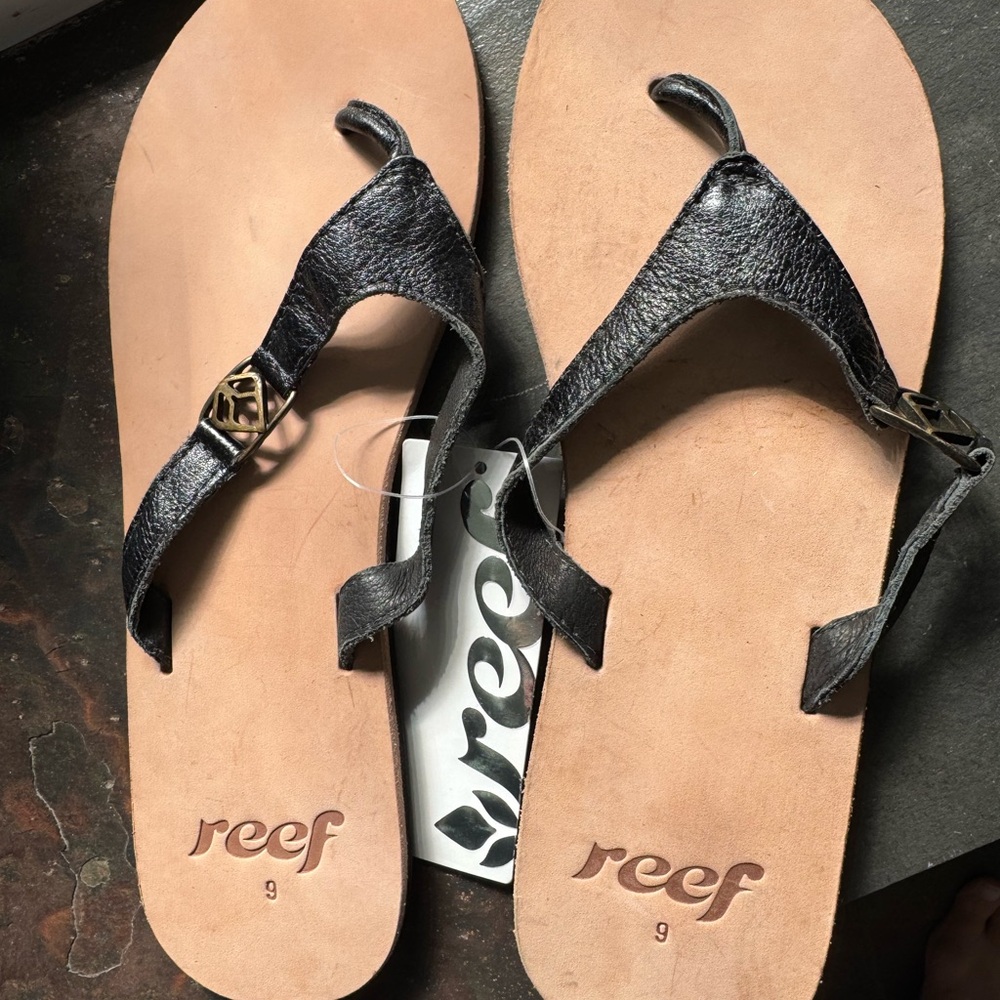 Reef Black and Tan Leather Flip Flops